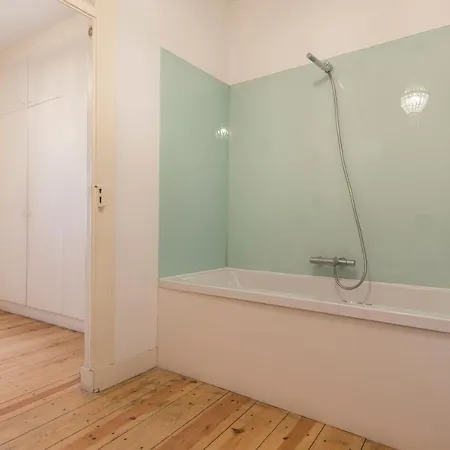 Apartamento Lovelystay - Beautiful, Calm & Spacious Flat Near Bairro Alto