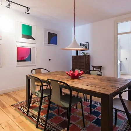 Lovelystay - Beautiful, Calm & Spacious Flat Near Bairro Alto Lejlighed *