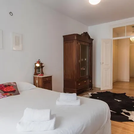 Lovelystay - Beautiful, Calm & Spacious Flat Near Bairro Alto Lisboa